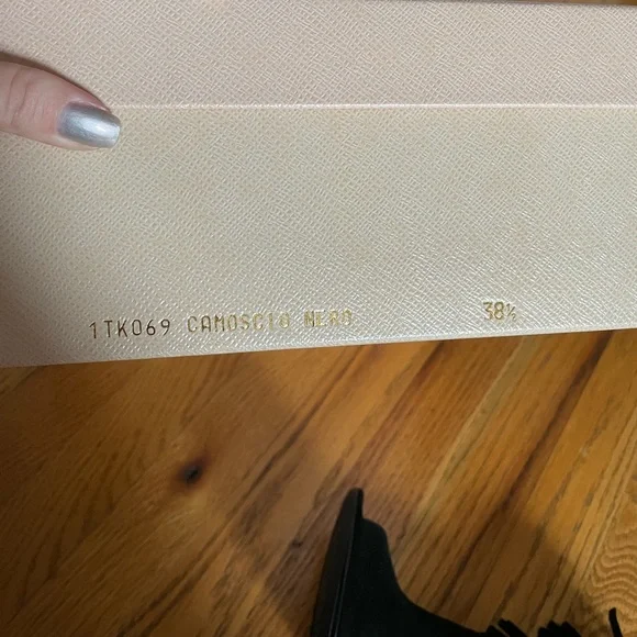 Prada Camoscio Nero heels - Picture 8 of 9